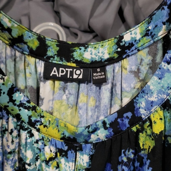 Dress - Picture 4 of 4